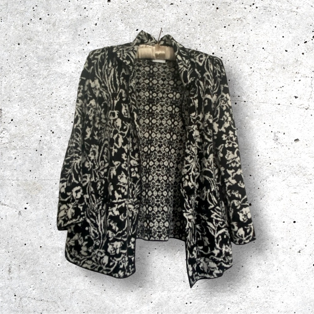 Anthropologie Black and White reversible Floral Blazer sz S